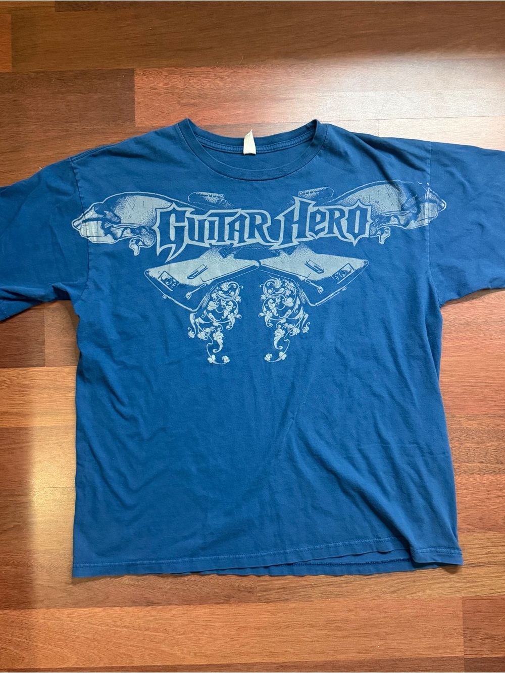 Vintage 2008 Guitar Hero Graphic Tee Blue Y2K Video Game T-Shirt